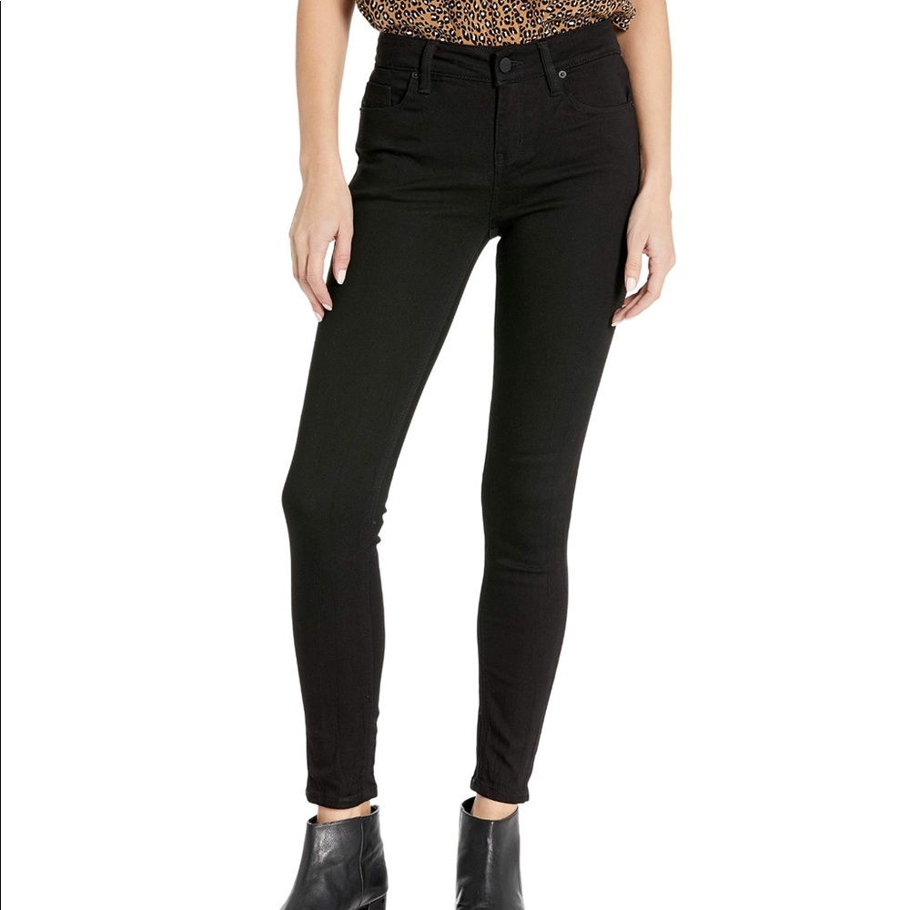 Kenneth Cole Women’s classic slim fit Jeans black